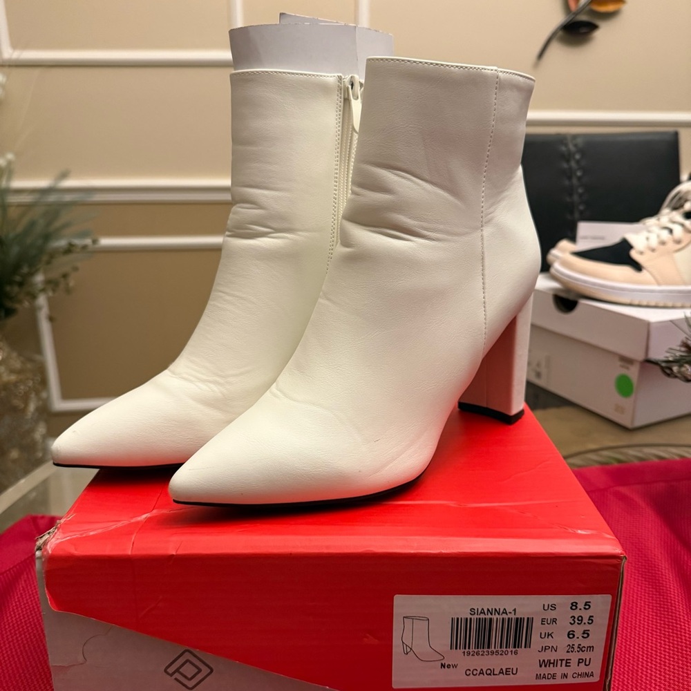 Dream Pairs White Heeled Ankle Boots